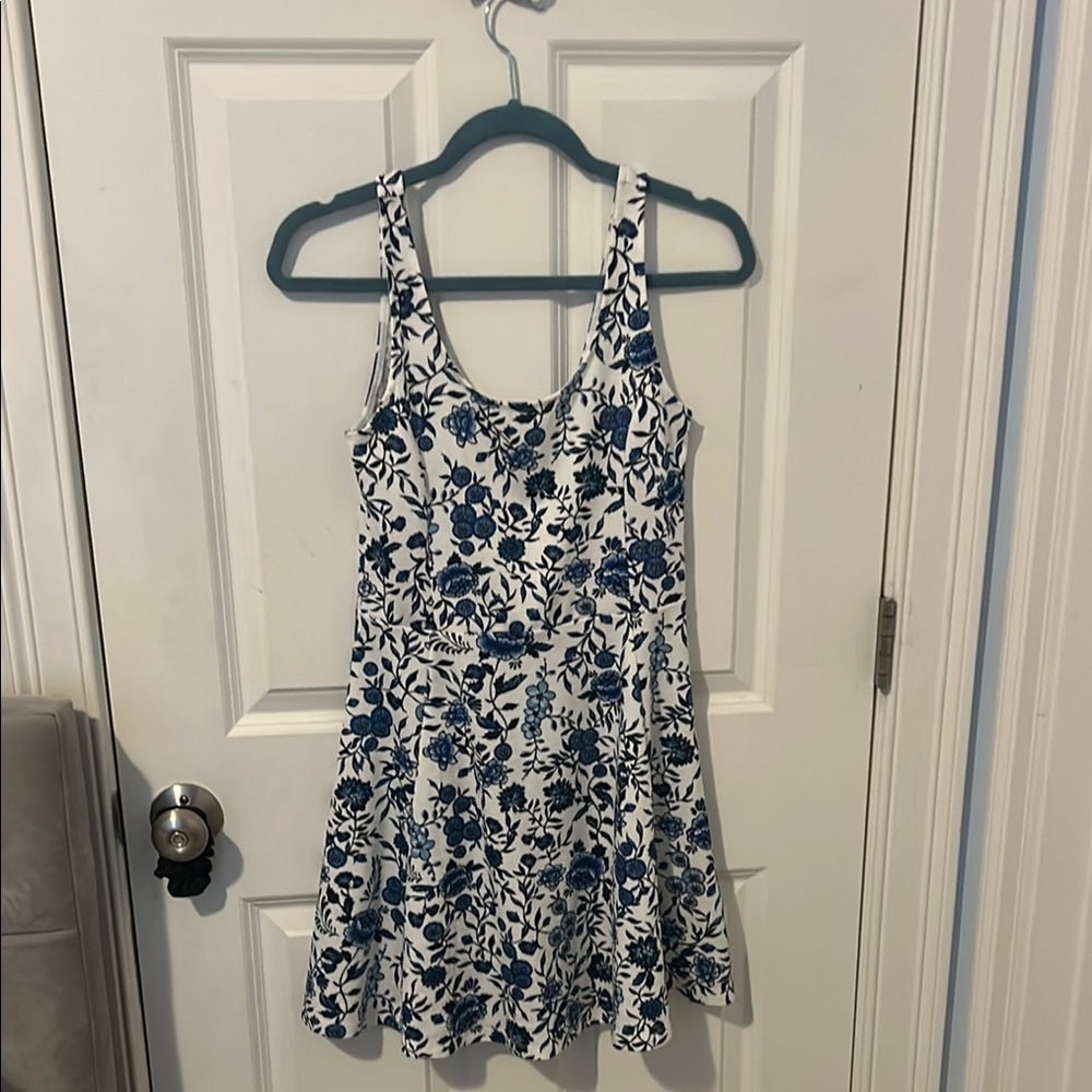 H&M Divided White and Blue Floral Top